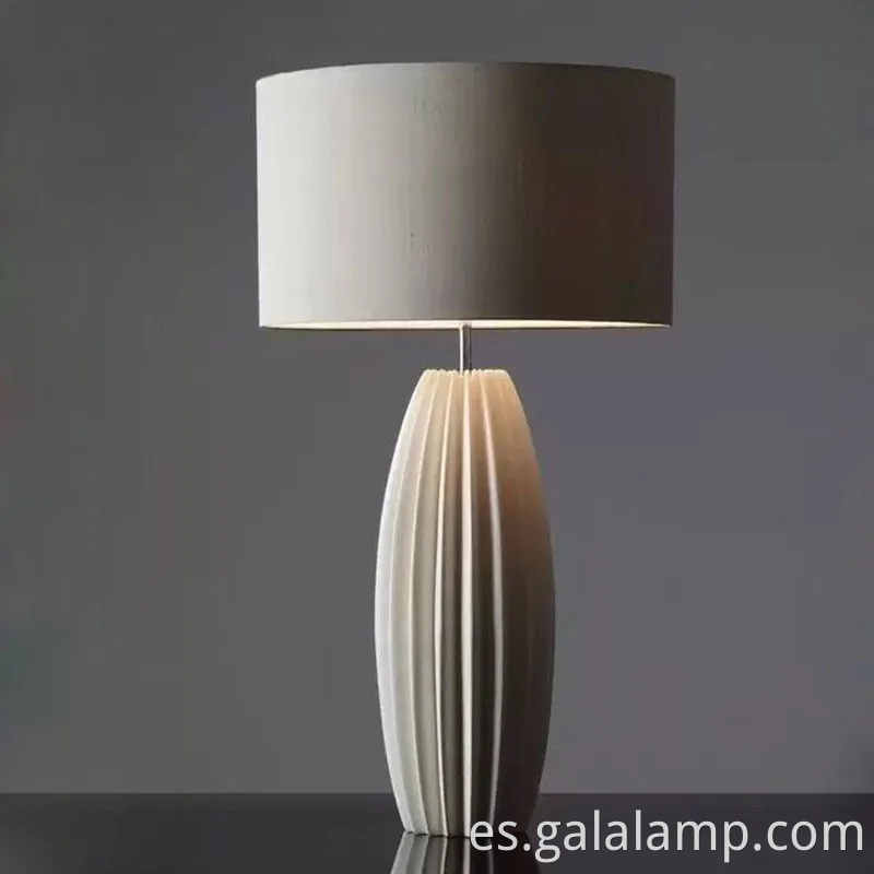 Lámparas de mesa de cerámica de inspiración vintage para espacios de vida acogedores